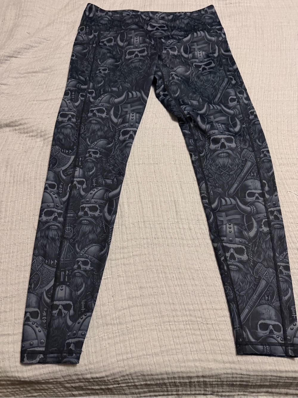 Women’s Xl Constantly Varied Gear Viking skull leggings